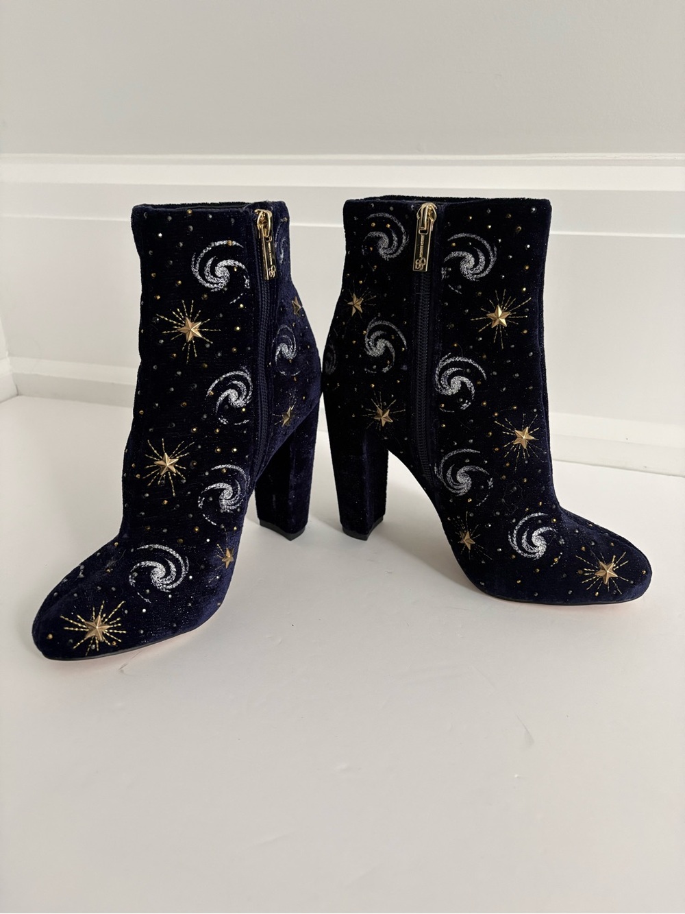 Jessica Simpson Celestial Velvet Star Booties  - Navy - Size 6 -NWOB